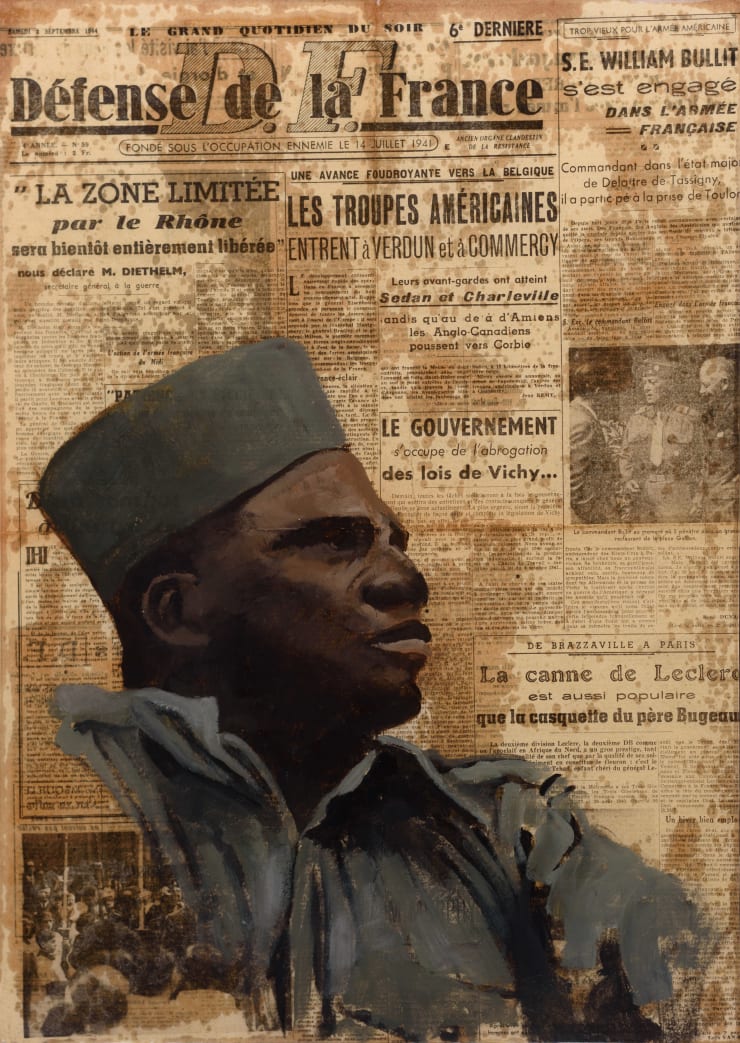 Roméo Mivekannin, Soldat, uniforme gris, de profil, 2021