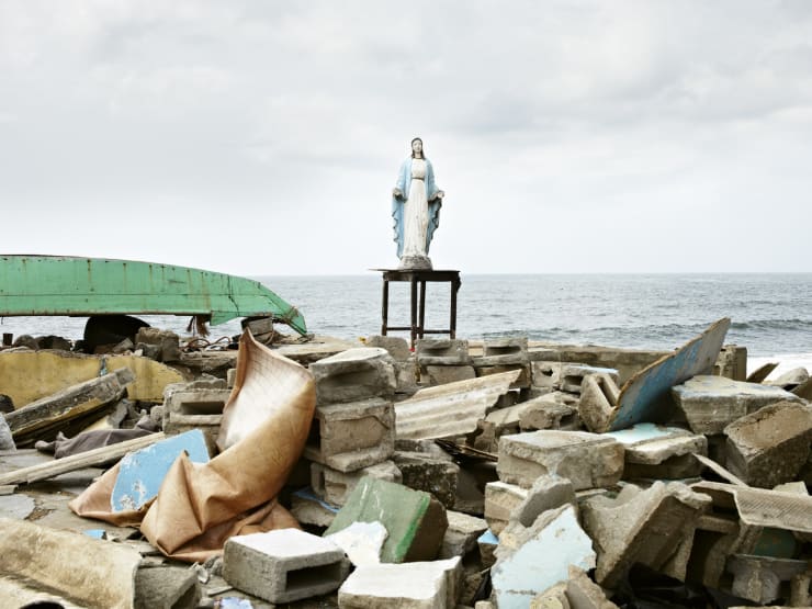 François-Xavier Gbré, Vierge aux gravats, Adjouffou, Côte d’Ivoire, 2014