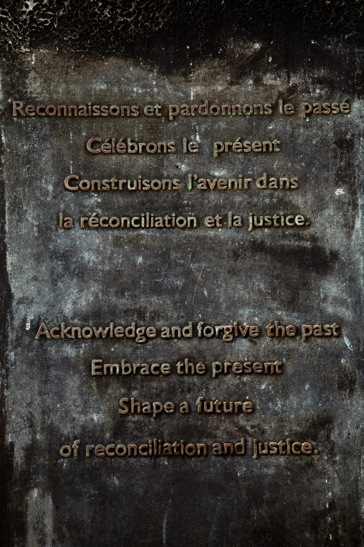 François-Xavier Gbré, La Statue de la Réconciliation 3/3, Cotonou, Bénin, 2012