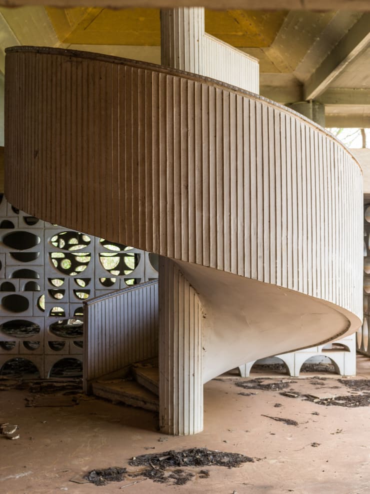 François-Xavier Gbré, Escalier, Maison du PDCI-RDA, Yamoussoukro, Côte d’Ivoire, 2018