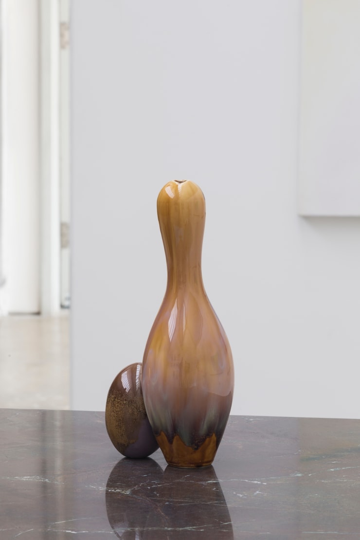 Paloma Proudfoot Mother and child (flux), 2017 Glazed porcelain 310 x 200 x 100 mm