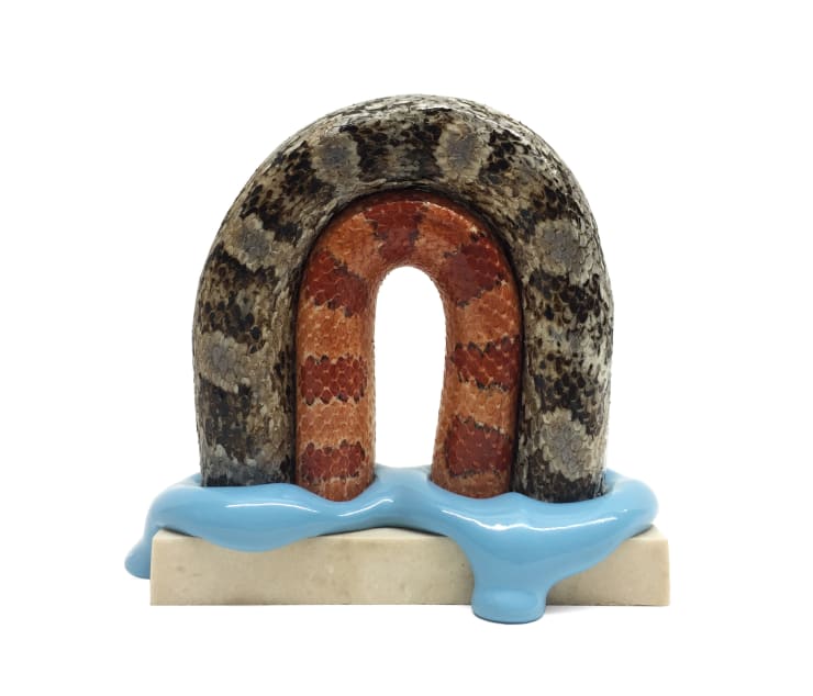Polly Morgan Entre Nous, 2018 Taxidermy snake (various), Jesmonite, Lacquered polyurethane, marble 105 x 120 x 65 mm