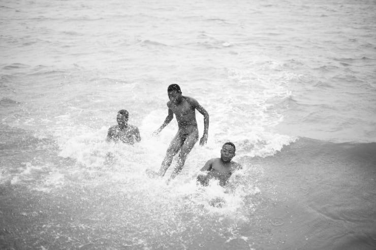 Mário Macilau, Playing at the Beach, Growing in Darkness series, 2012