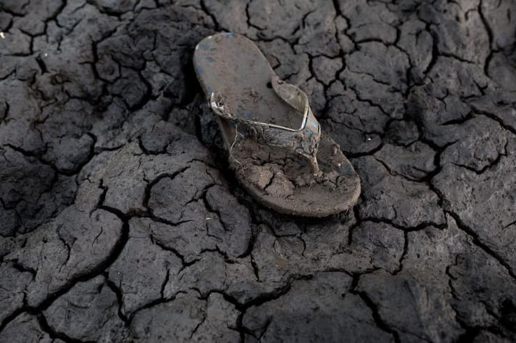 Mário Macilau, Untitled 8, from series Things Fall Apart, 2021