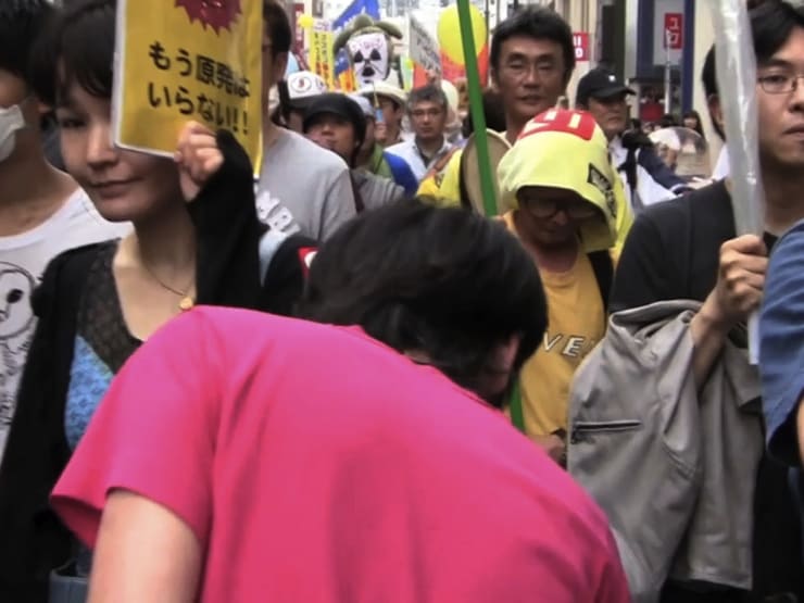 Yoshinori Niwa, Walk in the opposite direction of a demonstration parade, 2011