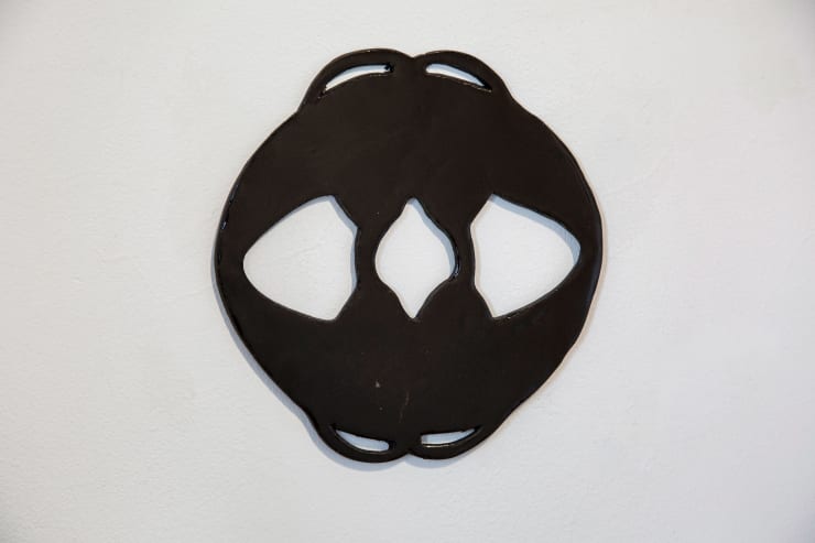 Catalina Zarzar Ascalafa I, 2023 Stoneware ceramic and resin 22.5 x 21 x 0.7 cm