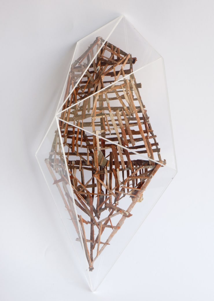 Virginia Guilisasti Amuleto (Amulet), 2024 Sculpture made of tree barks attached with glue and pieces of found mirrors in a transparent acrylic box (Can be placed on a wall or on a horizontal support) 60 x 30 x 20 cm
