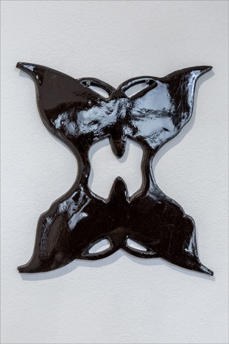 Catalina Zarzar Ascalafa II, 2023 Stoneware ceramic and resin 26 x 27 x 0.7 cm