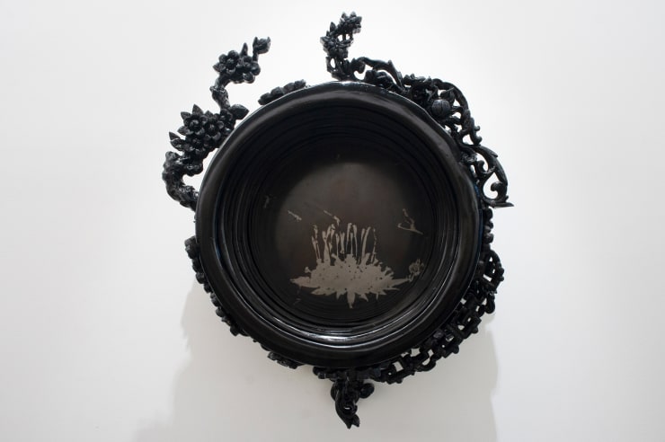 Ngo Dinh Bao Chau, Lost portrait - Altar, 2020