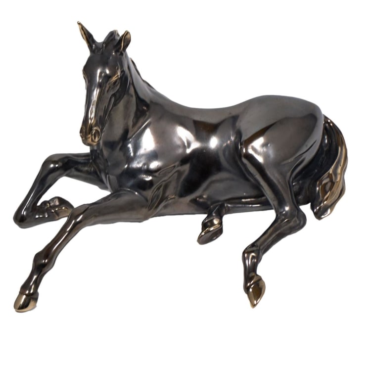 100% hand crafted bronze sculpture of a horse. Patinated bronze, 25 cm.