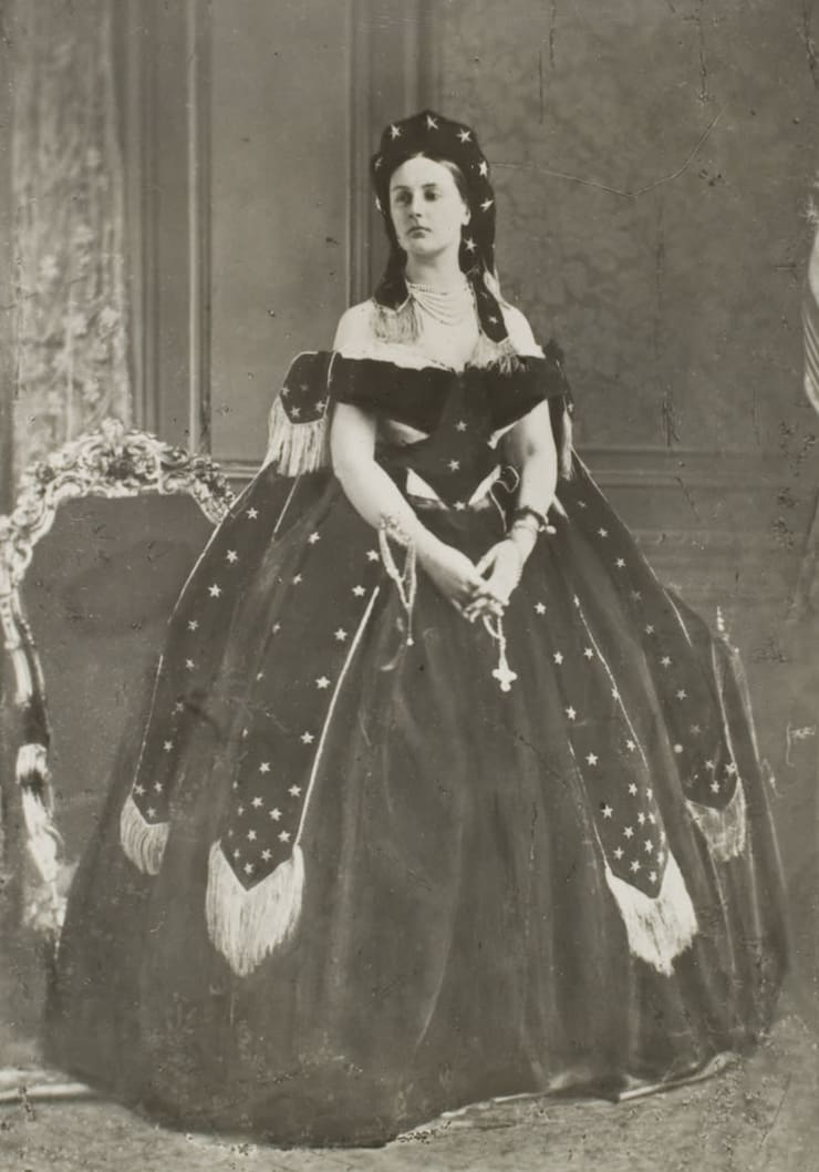 The Countess of Castiglione in collaboration with Pierre-Louis Pierson, La Comtesse de Castiglione - Reine de la nuit, 1863-1867