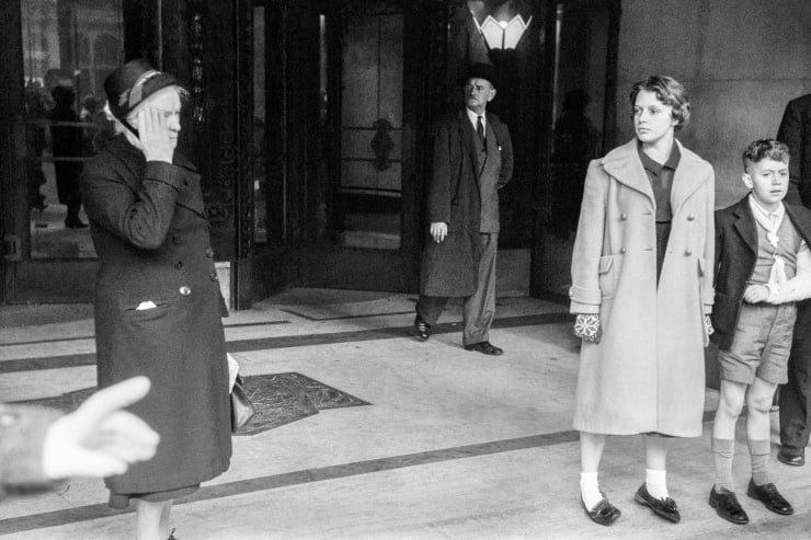 David Hurn, Oxford Street. London. , 1955