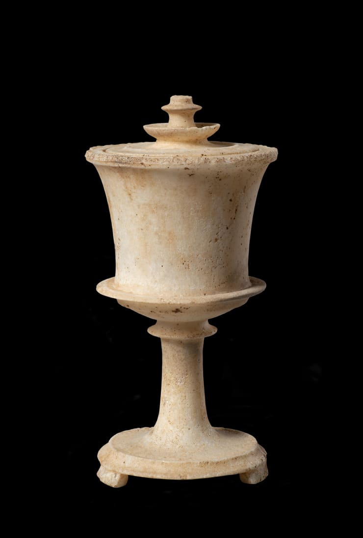 Greek, A Greek marble lidded pyxis, Classical Period, circa 440 - 400 BC