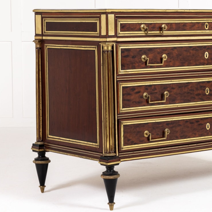 Commodes & Chests