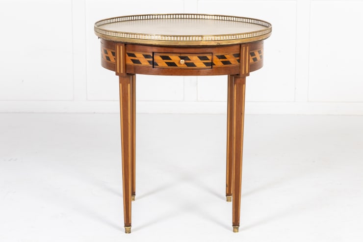 Early 19th Century French Mahogany and Satinwood Guéridon