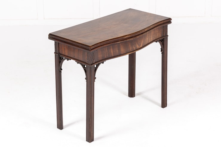 18th Century George III English Mahogany Serpentine Tea Table