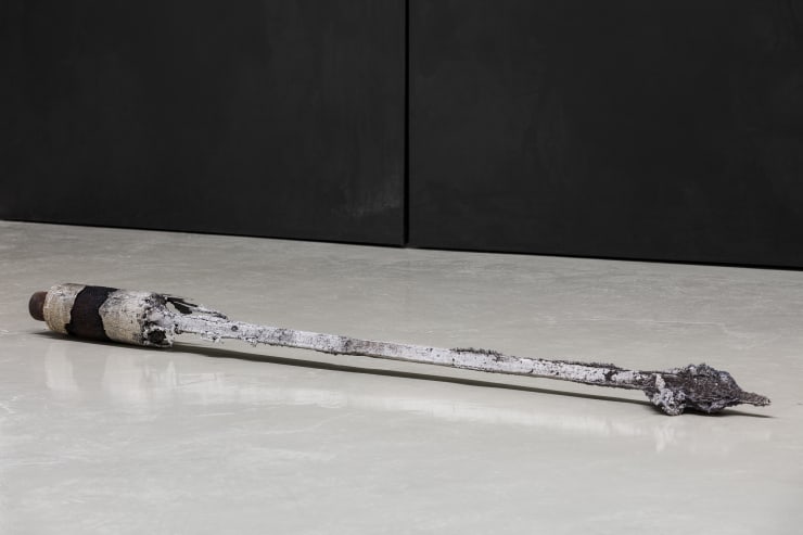 Thomas Supper Module (No. 1) , 2021 aluminium, wood, jute 170 cm; diameter: 10 cm 66 7/8 in