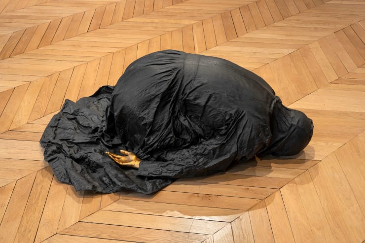 Mwangi Hutter, Dark golden ease, 2019