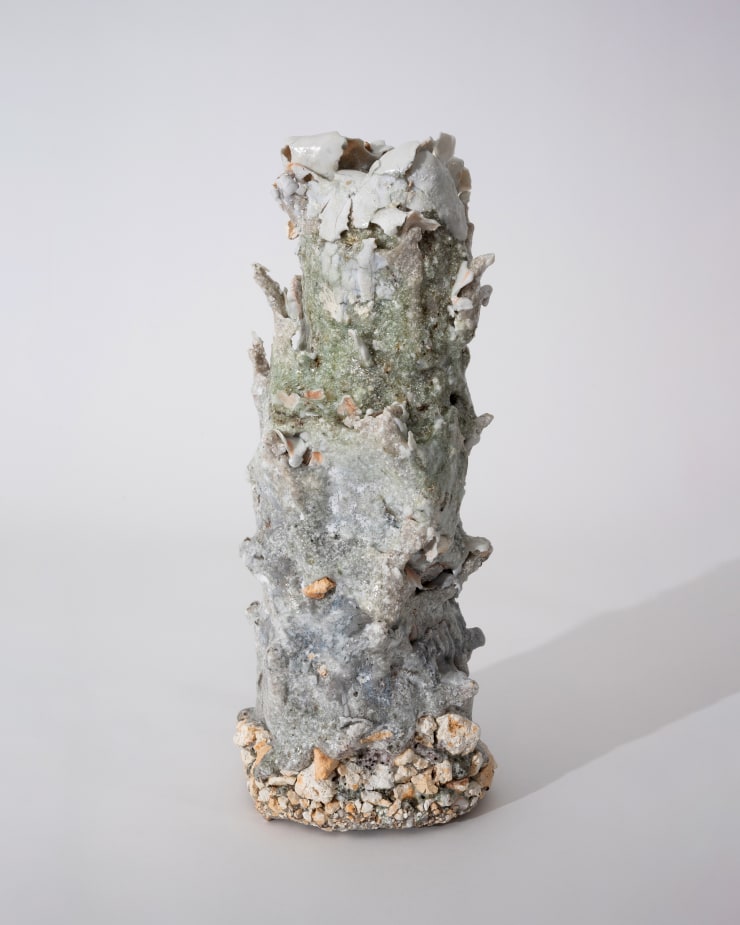Masaomi Yasunaga 樹の抜け殻 / bark of a tree, 2019 Glaze, porcelain, clay. 13-3/8 x 5-7/8 x 6-5/16 inches 34 x 15 x 16 cm