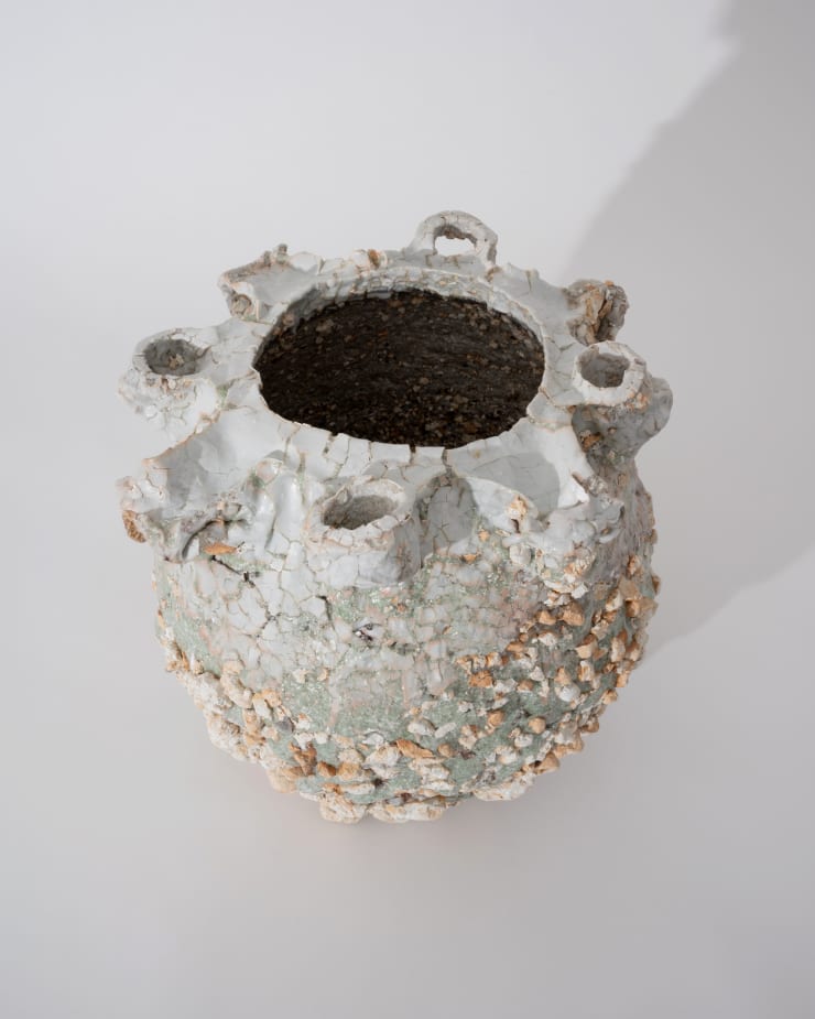 Masaomi Yasunaga 熔ける器 / melting vessel, 2019 Glaze, porcelain, clay. 13-3/8 x 13-3/8 x 13-3/8 inches 34 x 34 x 34 cm