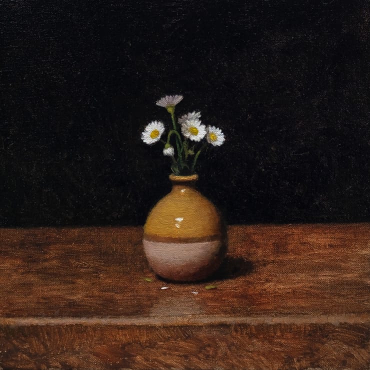 Will Calver Daisies in Earthenware Pot, 2022 Oil on linen 25 x 25cm / 10 x 10 inch
