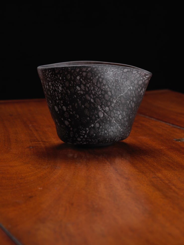 Ryoji Koie, Black Tea bowl ’Chotto Kuchidashitedashi’, c. 2016