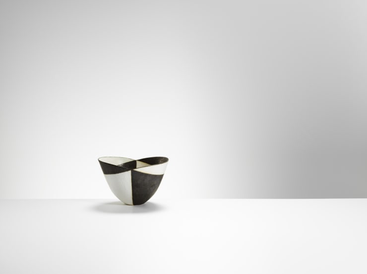 John Ward, Black and White V Rimmed Bowl