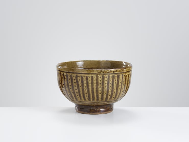 Michael Cardew, Large Rose Bowl, c1970s