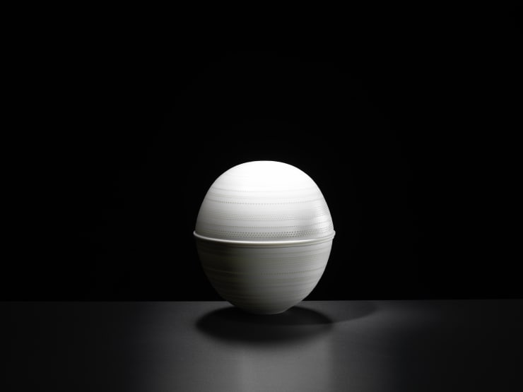 Niisato Akio, Covered Light Vessel, 2019