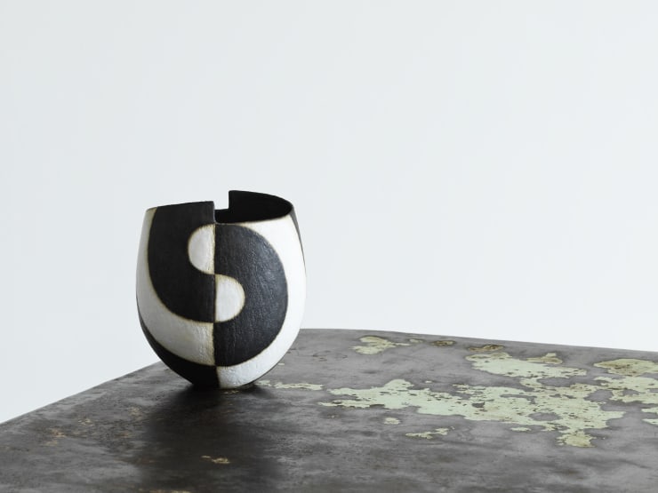 John Ward, Black & White Vessel