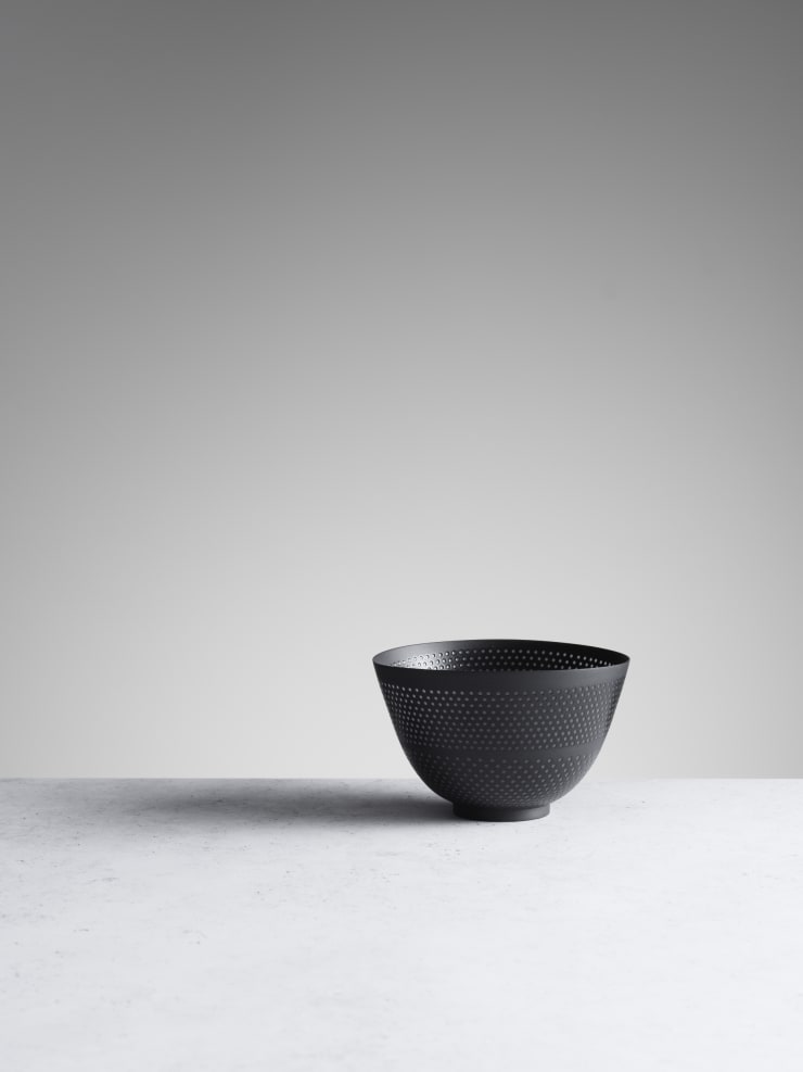 Niisato Akio, Black Light Bowl, 2020