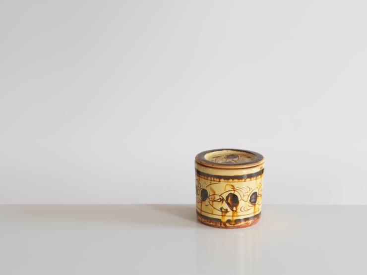 Shoji Hamada, Covered jar with incised pattern, c. 1922