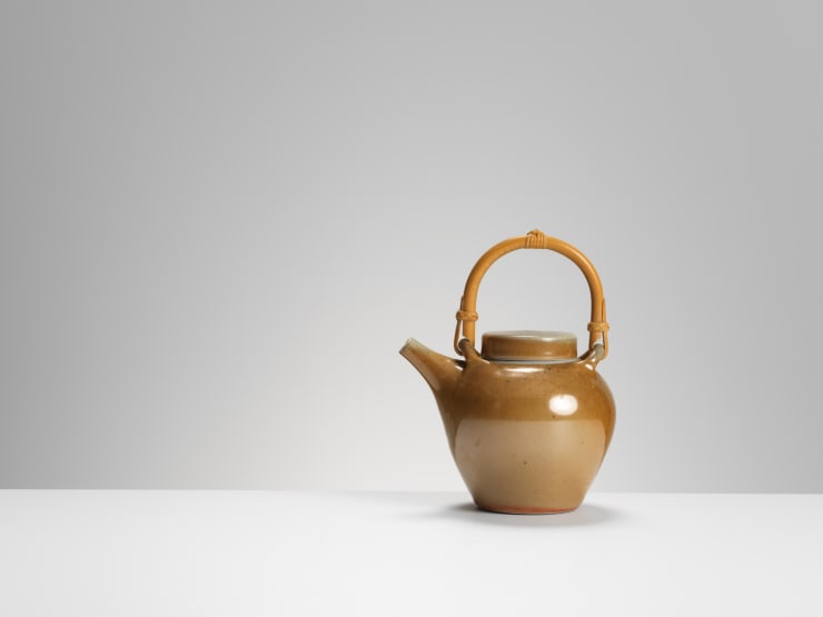 Gwyn Hanssen Pigott, Teapot, c. 1990
