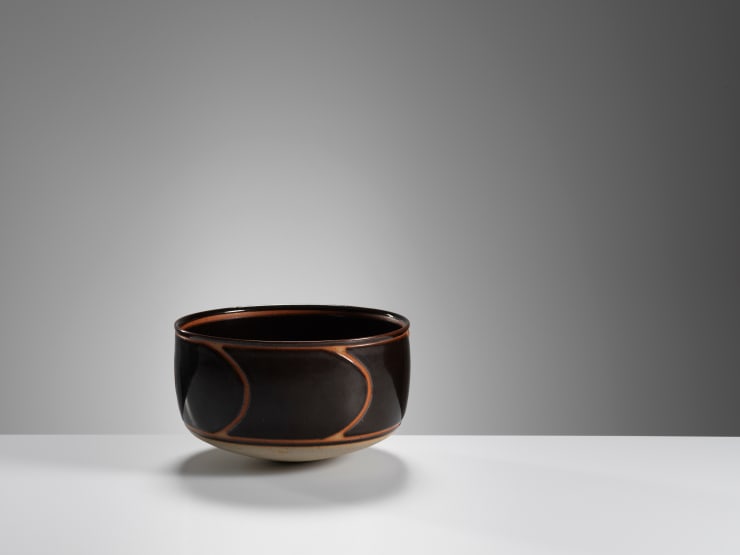 Alev Ebüzziya Siesbye, Bowl