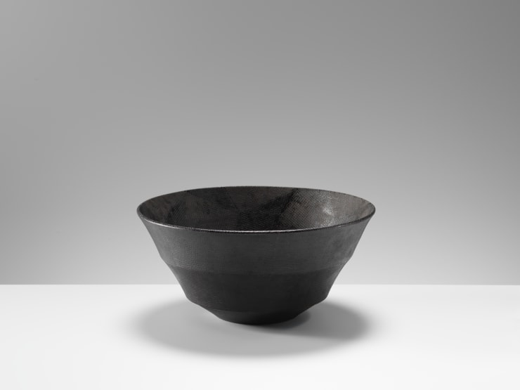 Maeda Masahiro, Bowl with overglaze enamels, 2018