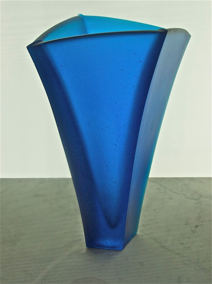 Ann Robinson, Curved Vase #3, 4.12.2009