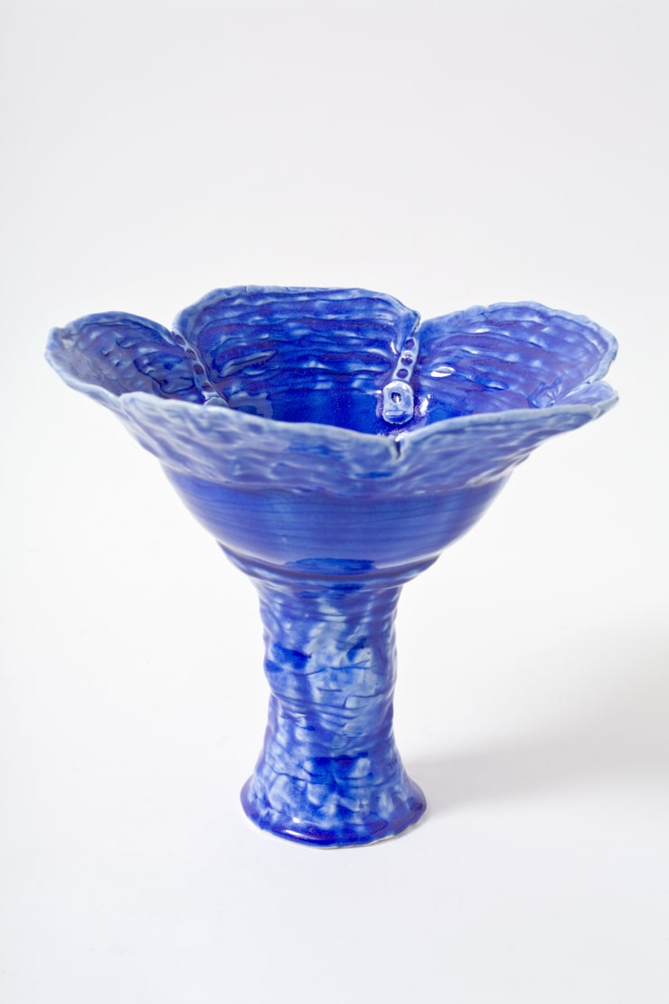 Christine Boswijk, Blue bowl on stand, 1997