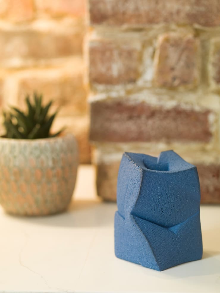 Rachel Grimshaw, Blue Echo Pot I, 2021