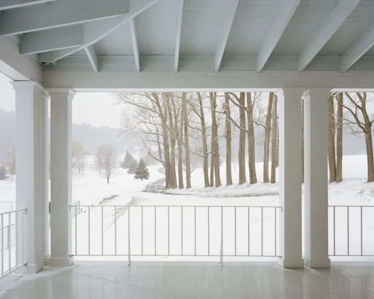 Lisa Robinson, Verandah (Snowbound Series), 2003