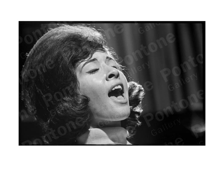 Helen Shapiro Archival Digital Fine-Art Print on Hahnemühle German Etching Paper 40.6 x 50.8 cm 16 x 20 in