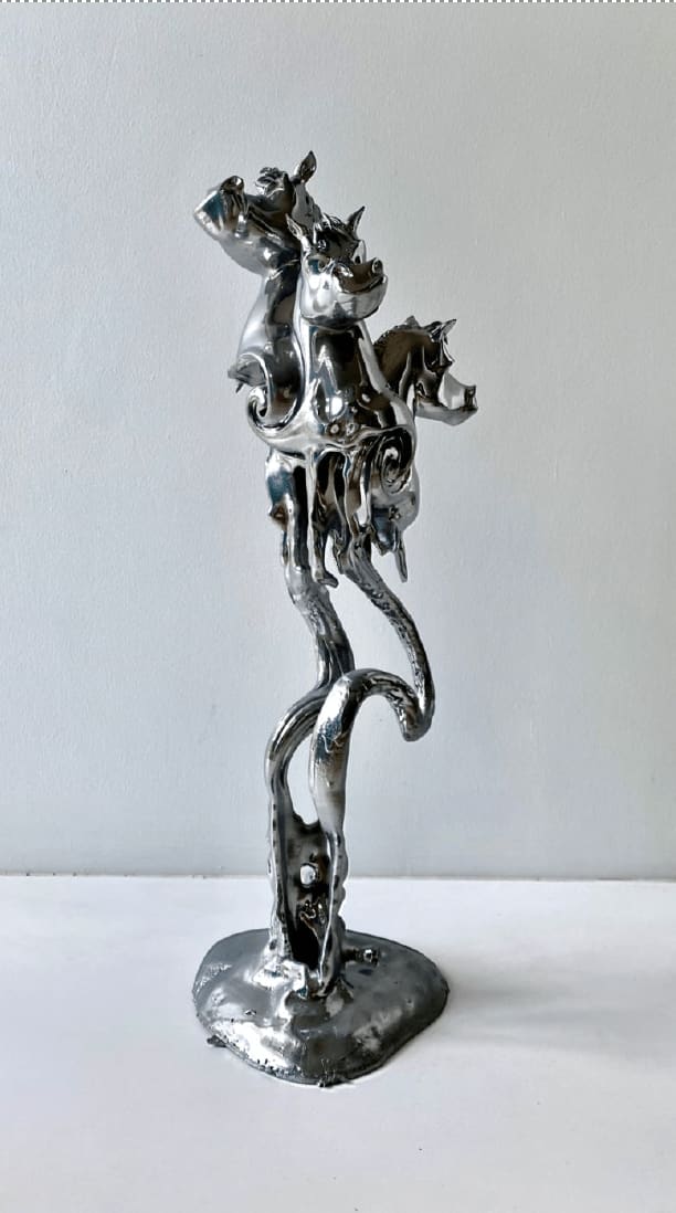 Anna Chekh, Three-headed , 2022