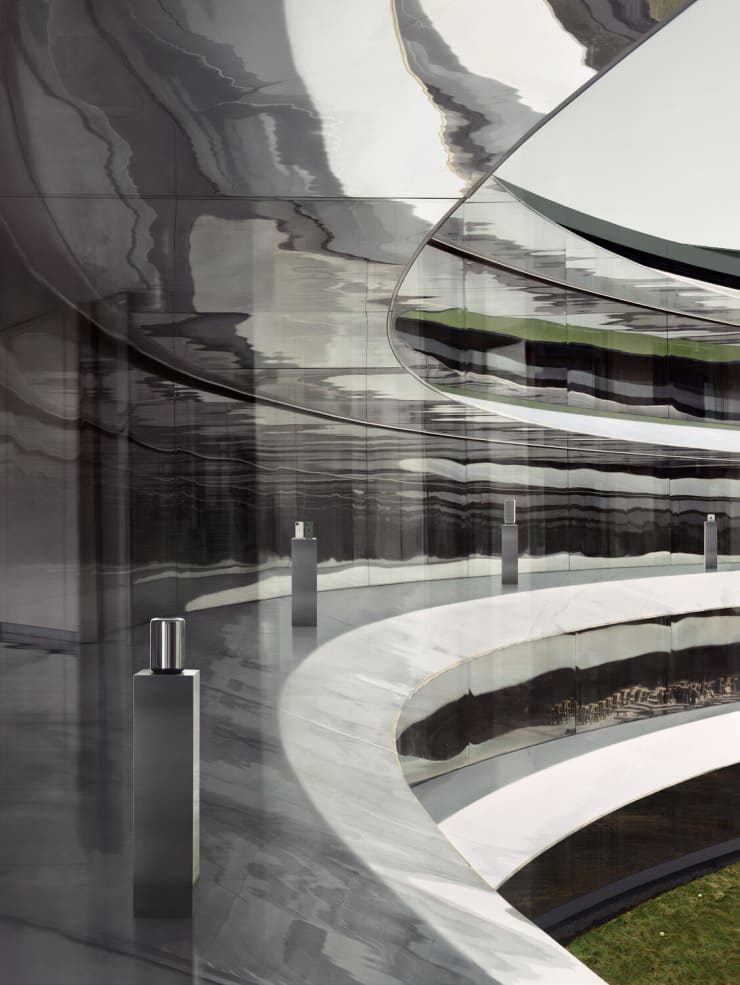 Andreas Gursky, Apple, 2020