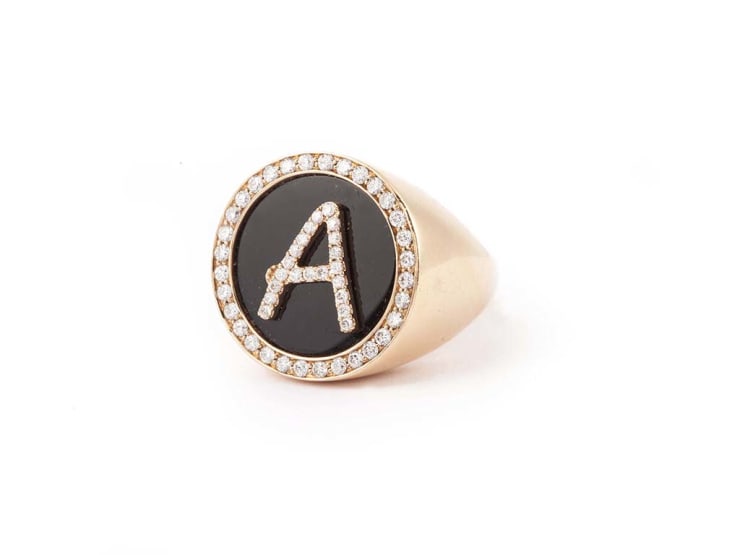 Jade Jewellery BY CRIVELLI Gold Ring round shape onyx base surrounded with diamonds ONX 0.9g DIA 0.8ct GSI