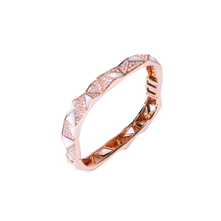 Simone Jouer: Edgy Bangle 18K Rose Gold White Mother-of-pearl: 21 pieces Diamonds: 221 pieces - 1.32 carats