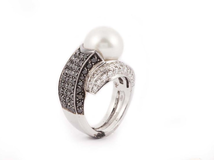 Jade Jewellery BY CRIVELLI RING, Black And White Diamond . DIA 0.74ct Pearl 5