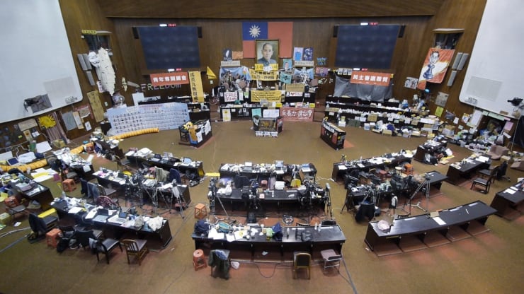 佔領第 561 小時