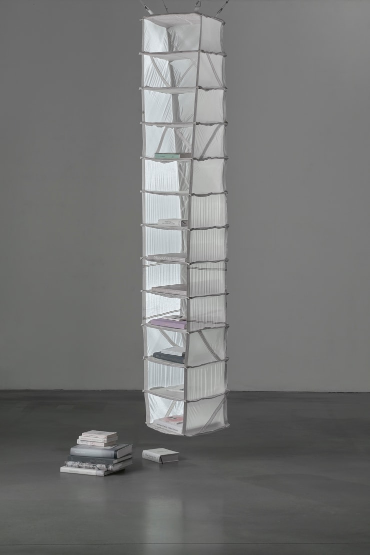 Mantas Lesauskas, MPB GV , Kabanti knygų lentyna / Hanging Bookshelf