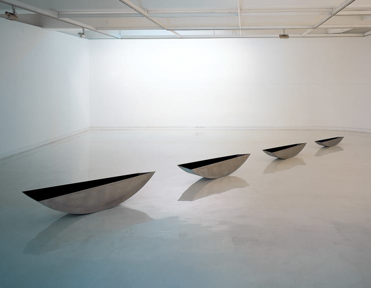 Kim In Kyum Emptiness, 2004 stainless-steel and stainless- steel mirror black (5pcs each) 165 x 35 x 35 cm 146 x 30 x 30 cm 130 x 25 x 25 cm 115 x 20 x 20 cm 98 x 15 x 15 cm