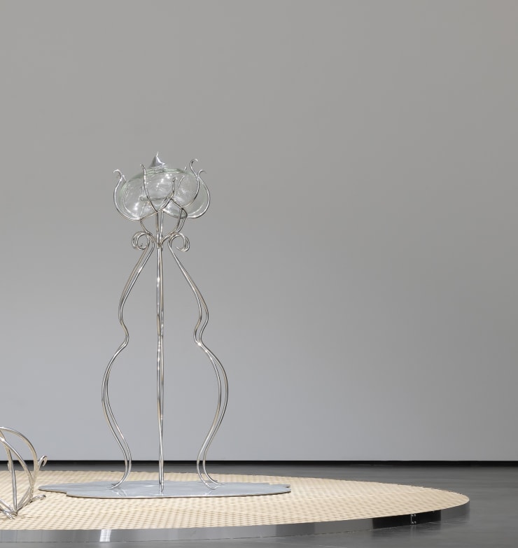 Omyo Cho In-vitro, 2023 glass, aluminum stainless steel, resin, pigment 120 x 120 x 150 cm