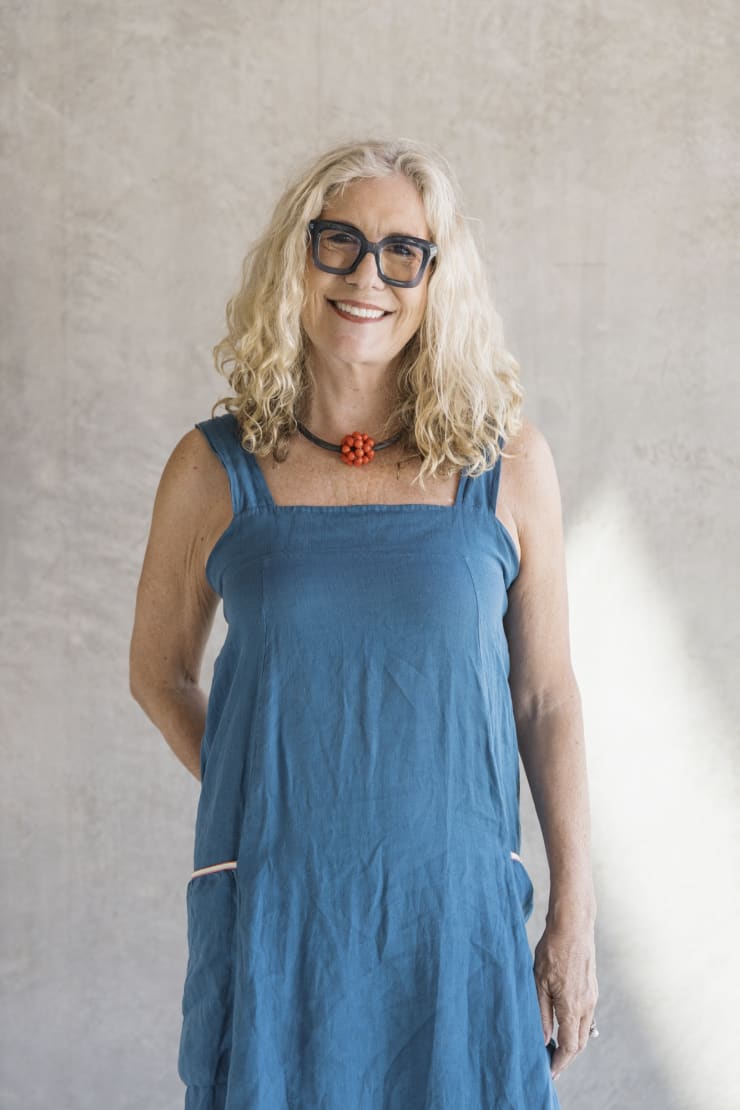 MERRIE BEASLEY Art Consultant